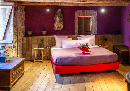 Château Castigno, Assignan, Chambre Cuvée Prestige Hébergement insolite Occitanie