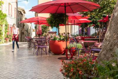 Château Castigno, Assignan, Terrace La Petite Table Restaurant Assignan