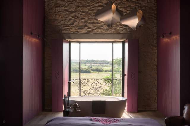 Village Castigno hôtel insolite atypique occitanie hérault béziers narbonne 