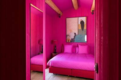 Château Castigno, Assignan, Chambre rose Château Village Castigno Hôtel Insolite Occitanie